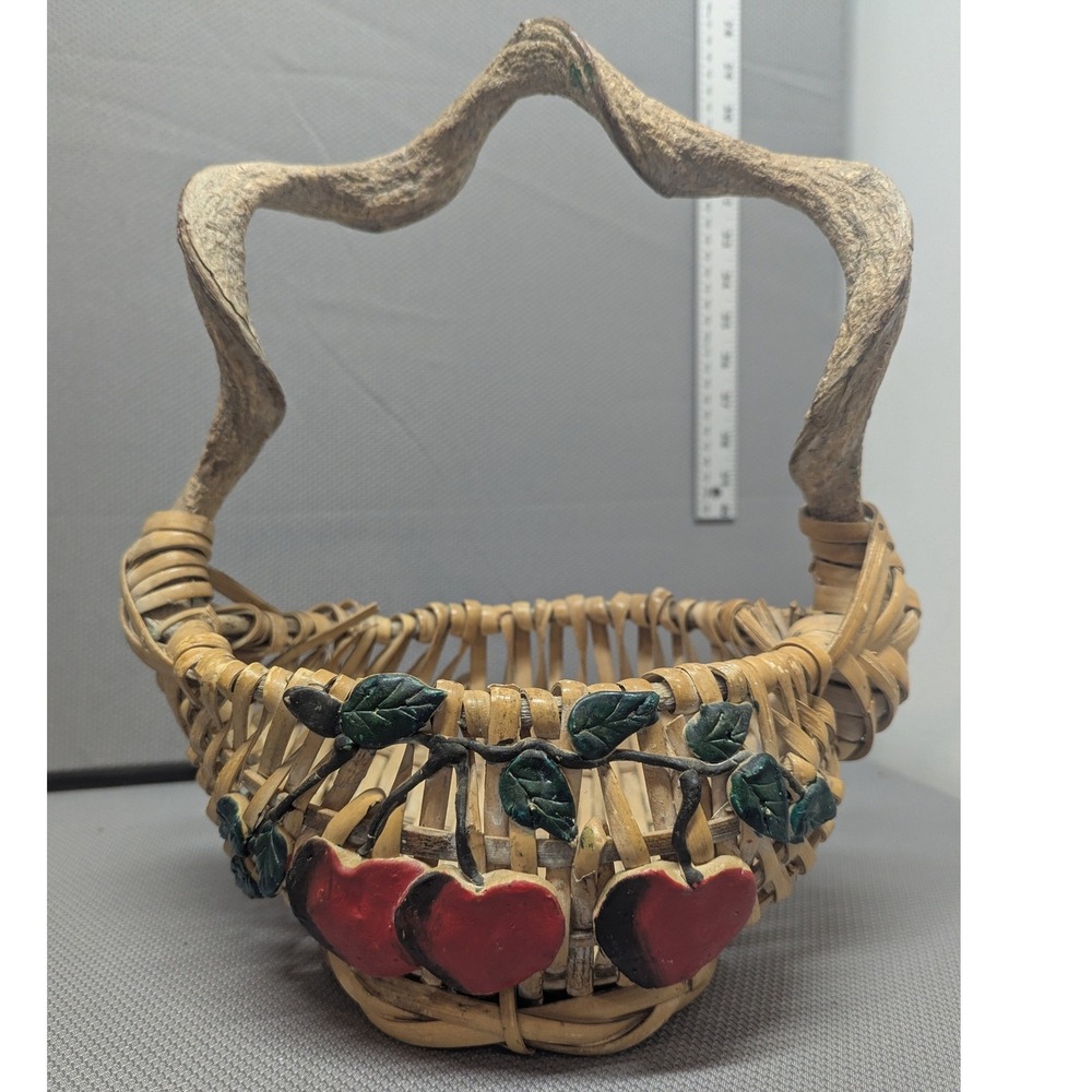 VTG Woven Wicker Basket w/ God's Eye Weave & Branch Handle 3D Apple Decor